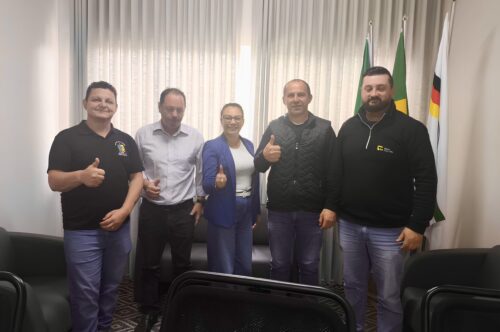 Vereadores de Ibirapuitã são recebidos pelo prefeito de Nicolau Vergueiro